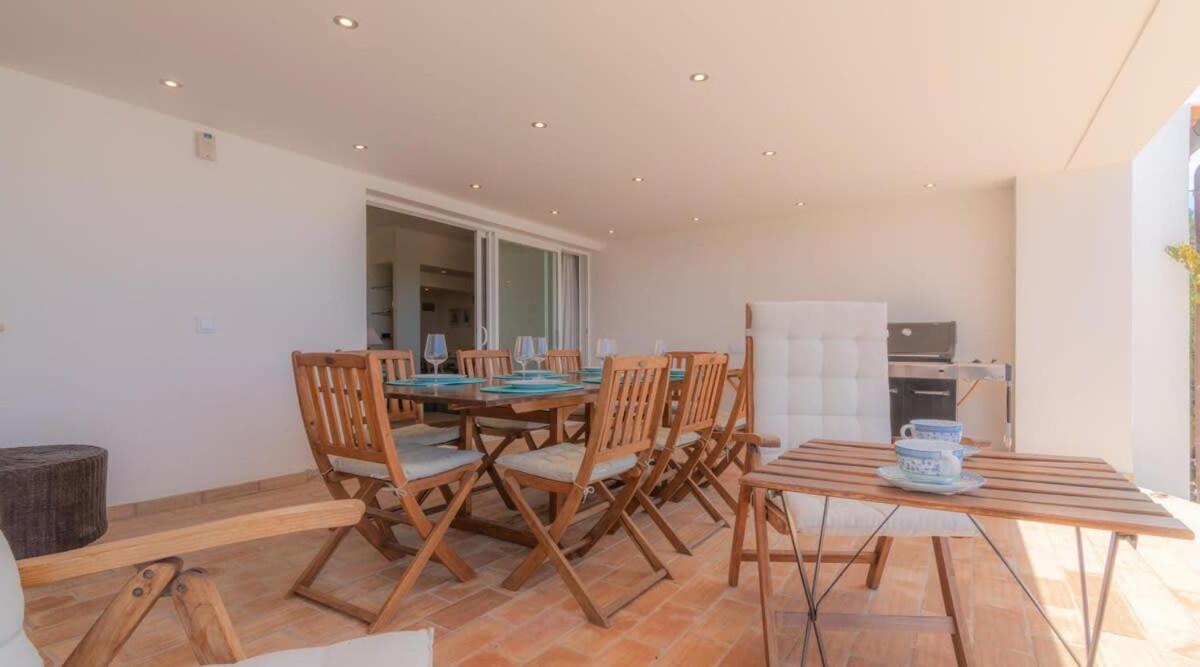 Prado - Beautiful Beachfront Holiday home *