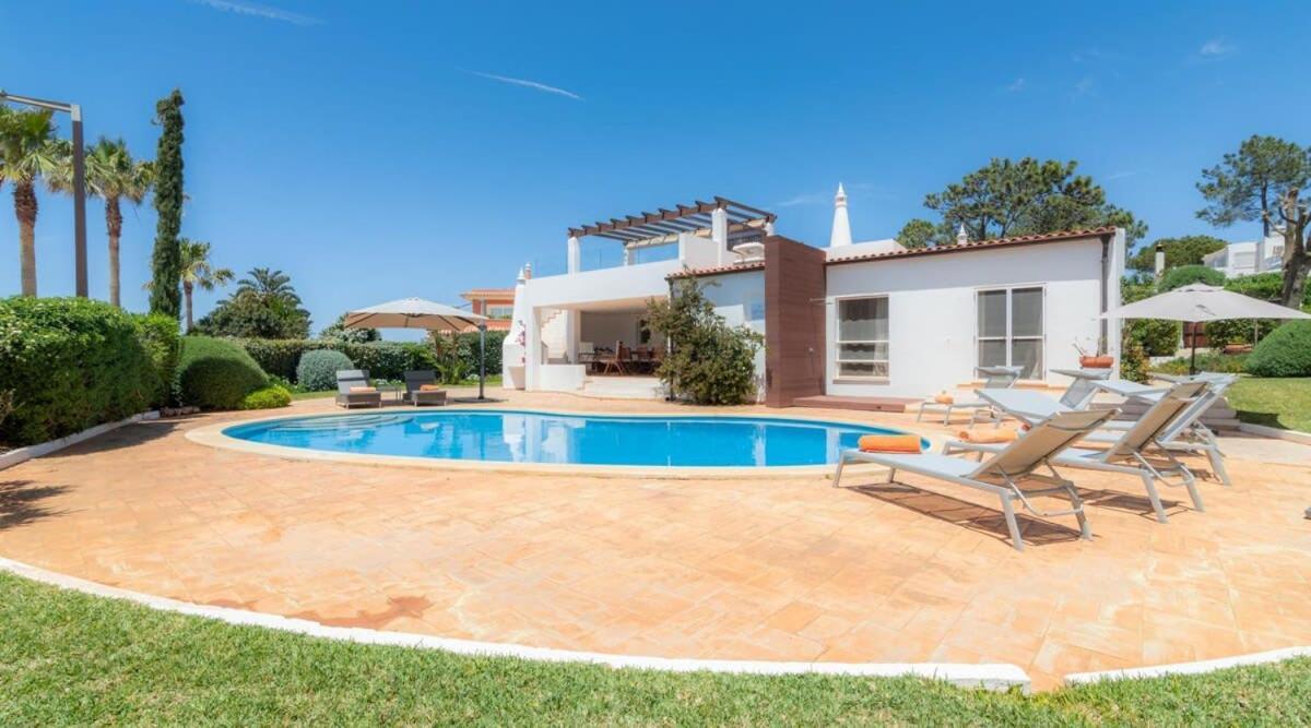 Prado - Beautiful Beachfront Holiday home