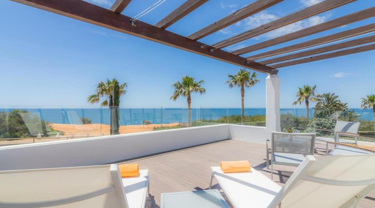 Prado - Beautiful Beachfront Holiday home *